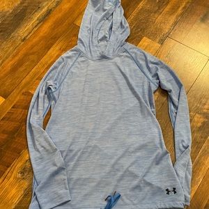 Like new Under Armour size small hoodie with cinch bottom